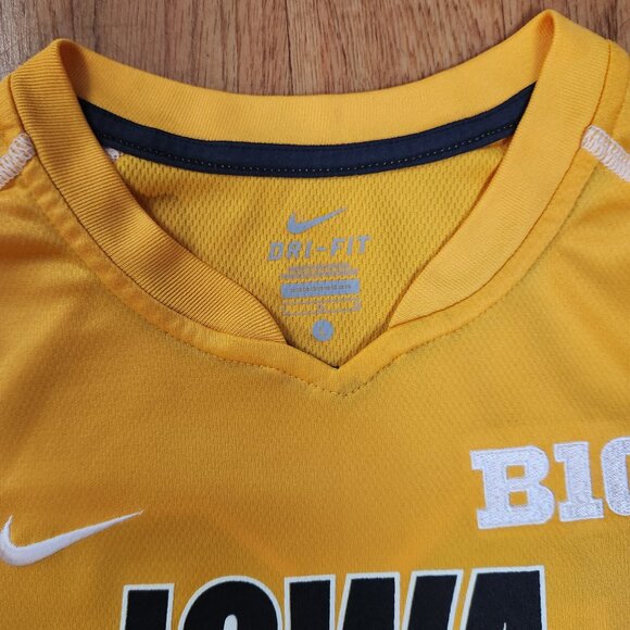 Iowa Hawkeyes Game Worn Soccer Jersey Big 10 Women #30 Sz. L - Picture 2 of 3